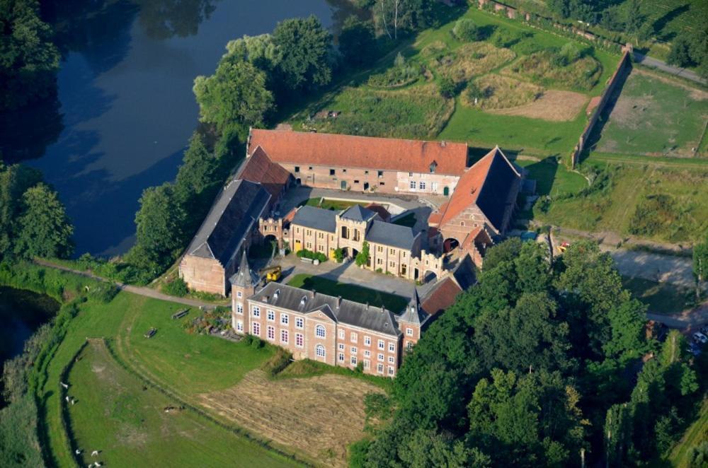 Kasteel Nieuwenhoven Apartment Sint-Truiden Exterior photo
